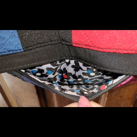 Vera Bradley RFID Blocking Winter Patchwork Pattern Crossbody Bag - Picture 9 of 15